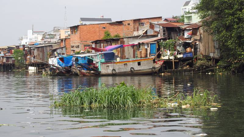 Delta do Mekong Ho Chi Minh City Vietnam - Pobreza nas margens do rio Saigon