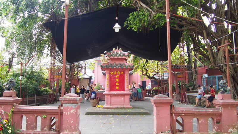 Cidade de Ho Chi Minh em Vietnã - Jade Emperor Pagoda, um templo taoísta em honra ao deus Ngoc Hoang