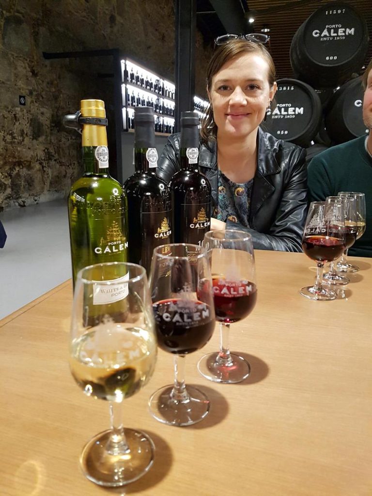 Visita Cave Vinho do Porto Calem Portugal - Degustação do Vinho do Porto na Cave Cálem