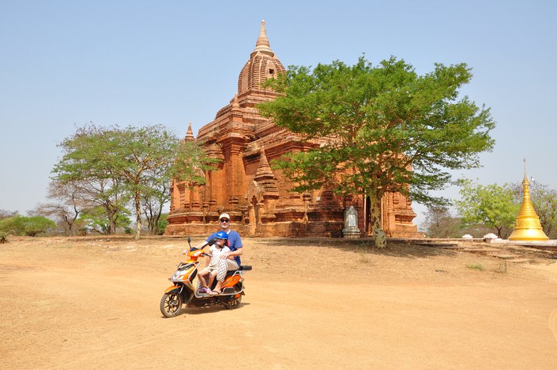 Planejamento Viagem Sudeste Asiatico Singapura Kuala Lumpur Malasia Myanmar - Andando de motocas pelas pagados e templos de Bagan