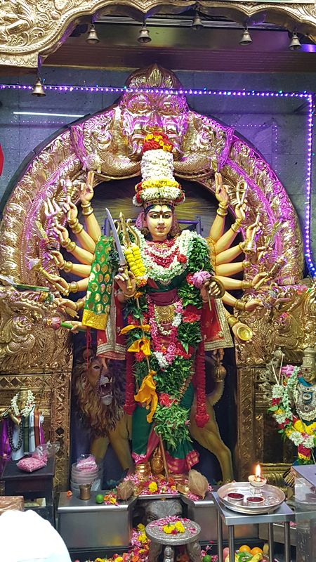 Templo hinduísta Sri Veeramakaliamman no bairro Little India em Singapura