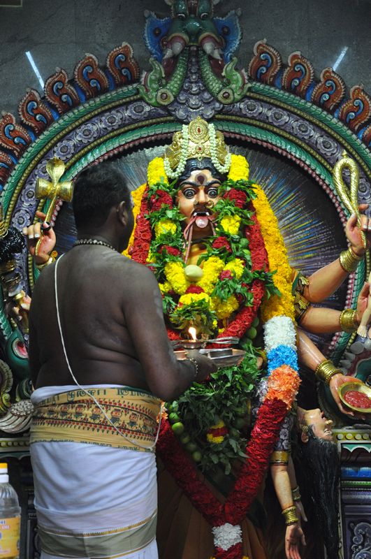 Templo hinduísta Sri Veeramakaliamman no bairro Little India em Singapura