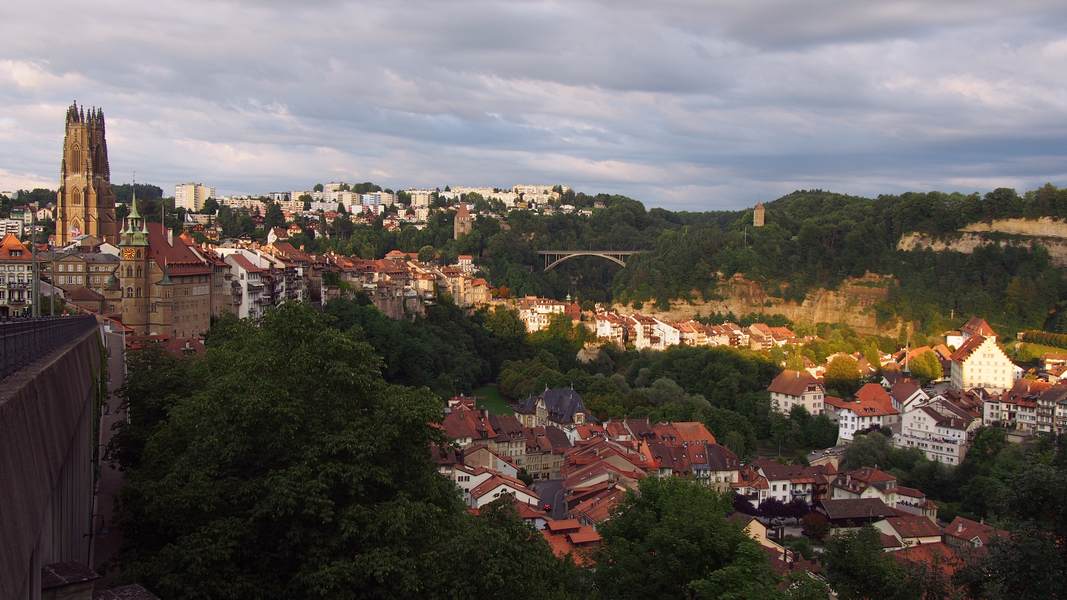 Mirante próximo do Funicular de St Pierre em Fribourg na Suíça