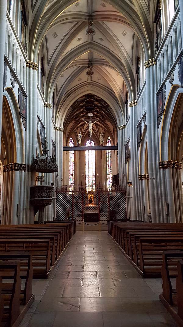 Cathédrale Saint-Nicolas de Fribourg na Suíça