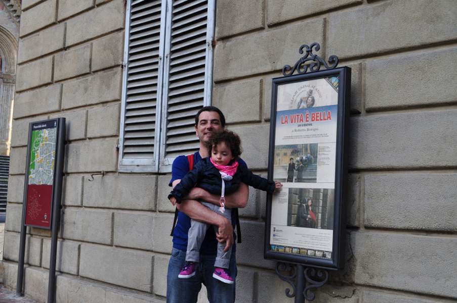 cinema na região da toscana - arezzo, locacão do filme “A Vida é Bela”