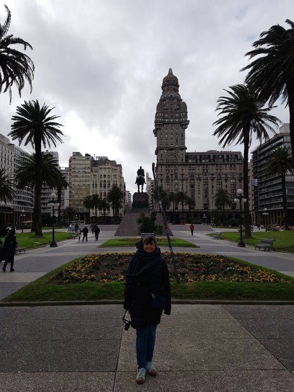 Viagem Uruguai Montevidéu - Plaza Independência e Palácio Salvo