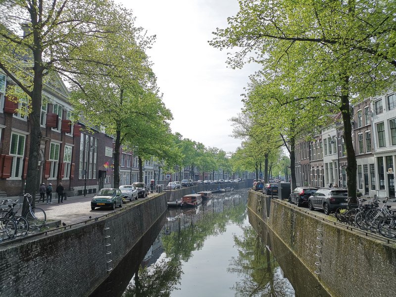 Roteiro em Gouda na Holanda – Vitrais, Queijos, Stroopwafel e Rembrandt - Estacionamento perto dos canais
