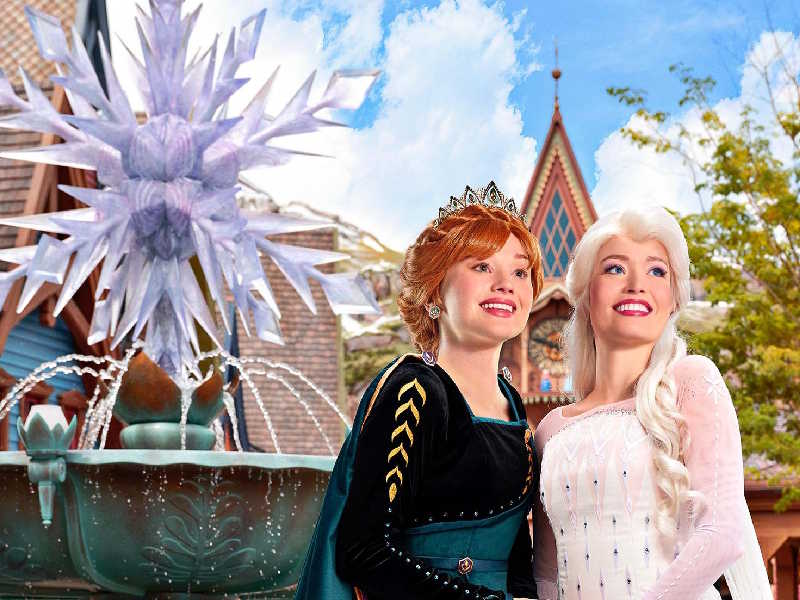 World of Frozen: Brinque com a Anna e Elsa em Arendelle!