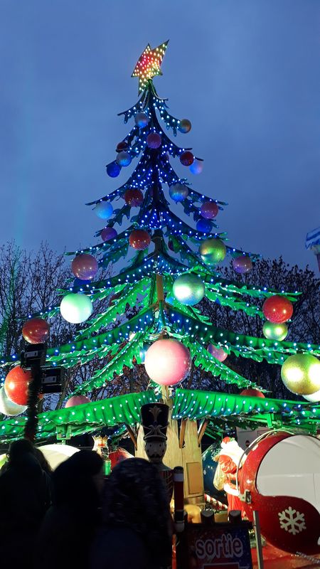 Luzes de Natal em Paris na França