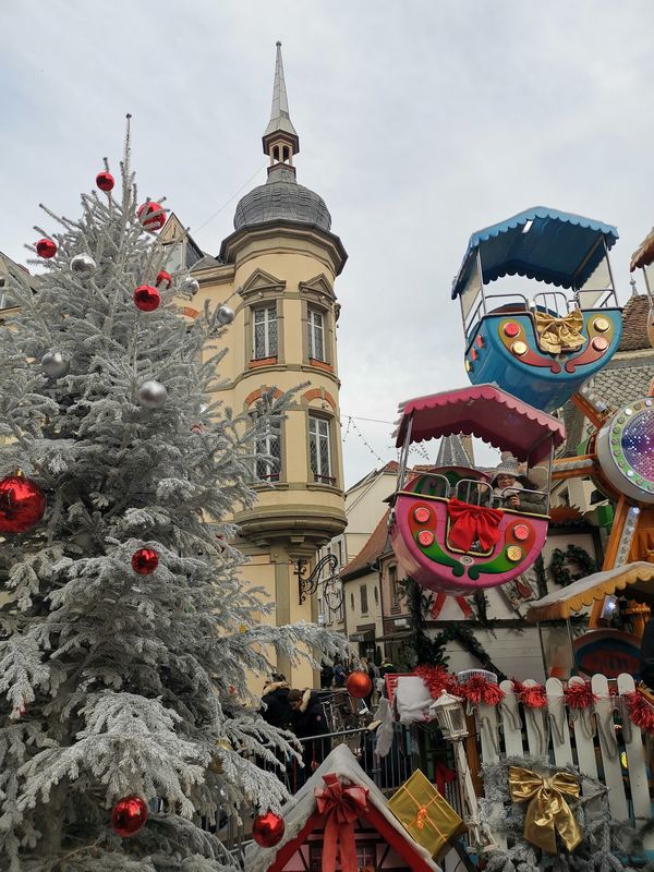 Mercado de Natal para crianças na cidade de Colmar