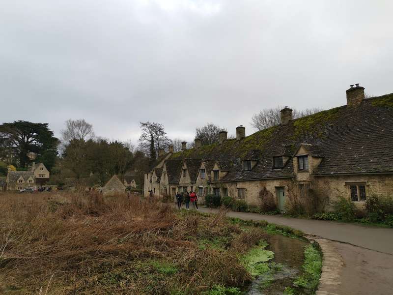 A cidade de Bibury na Região de Cotswolds na Inglaterra