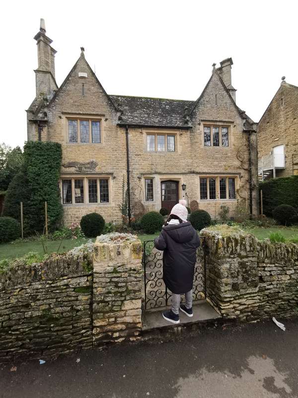 A cidade de Bourton-on-the-Water na Região de Cotswolds na Inglaterra