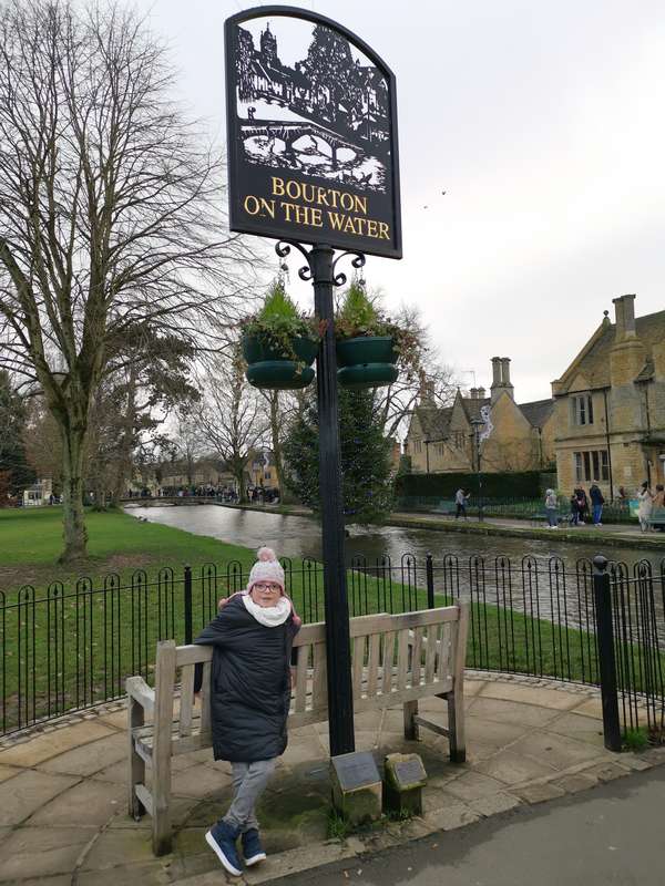 A cidade de Bourton-on-the-Water na Região de Cotswolds na Inglaterra