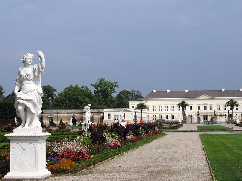 Castelo e o Großer Garten, o Grande Jardim, nos Herrenhäuser Gärten, os Jardins de Herrenhausen de Hannover