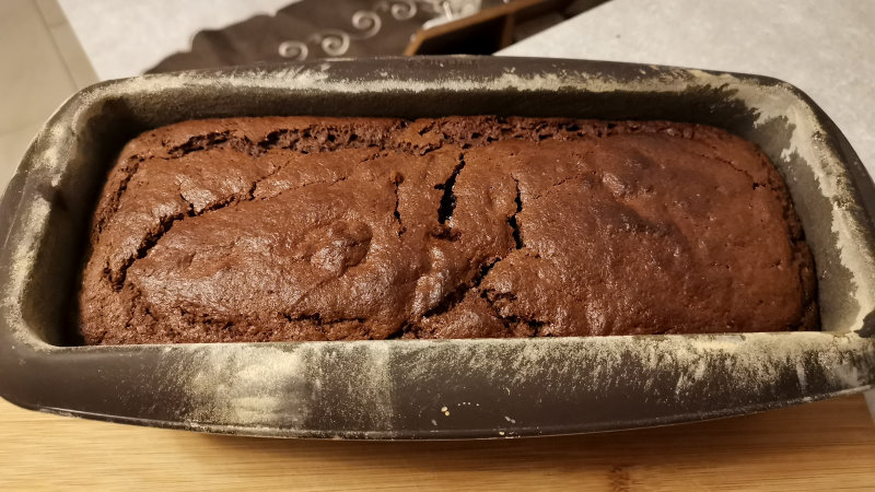 Receita de bolo de chocolate fácil, fofinho e gostoso | Lembranças do Brasil