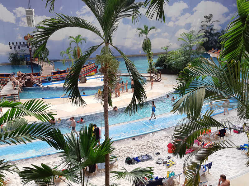 Tropical Island Resort, o maior parque aquático do mundo na Alemanha