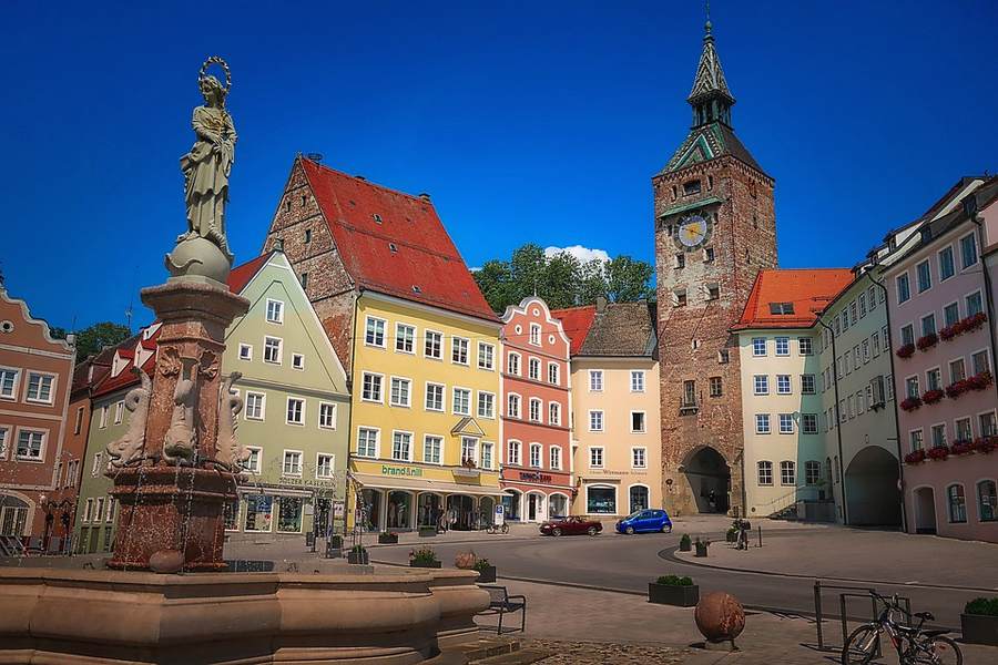 Hauptplatz der Altstadt (Praça central  na cidade velha de Landsberg am Lech)