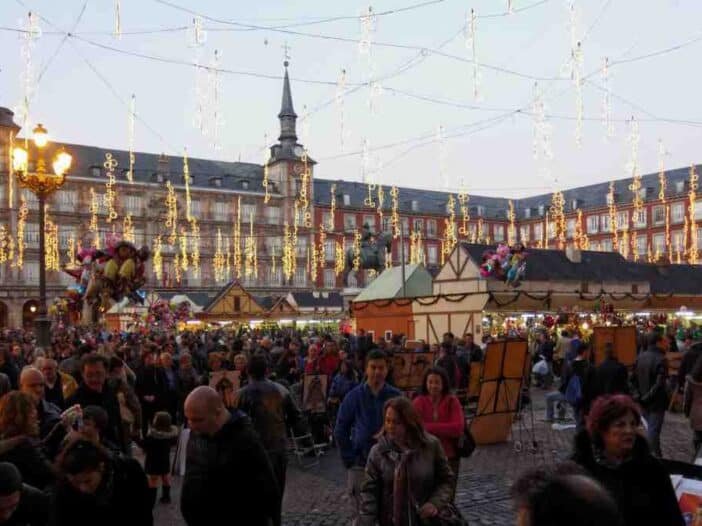 Mercados de Natal em 2022 na Espanha, incluindo Madrid, Barcelona e Sevilha